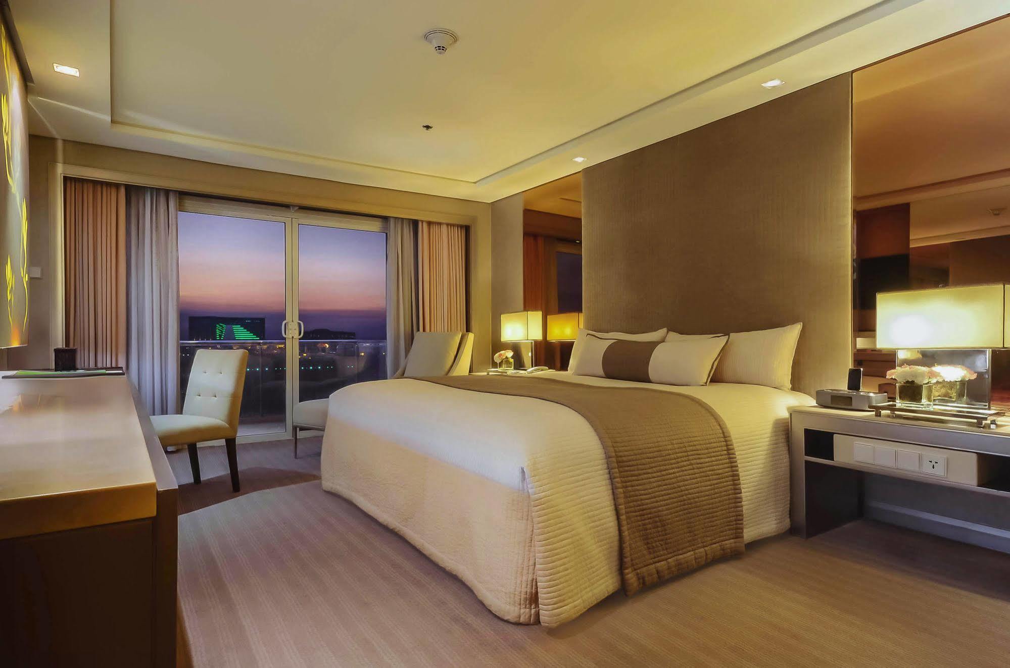 Midas Hotel And Casino Pasay Zewnętrze zdjęcie